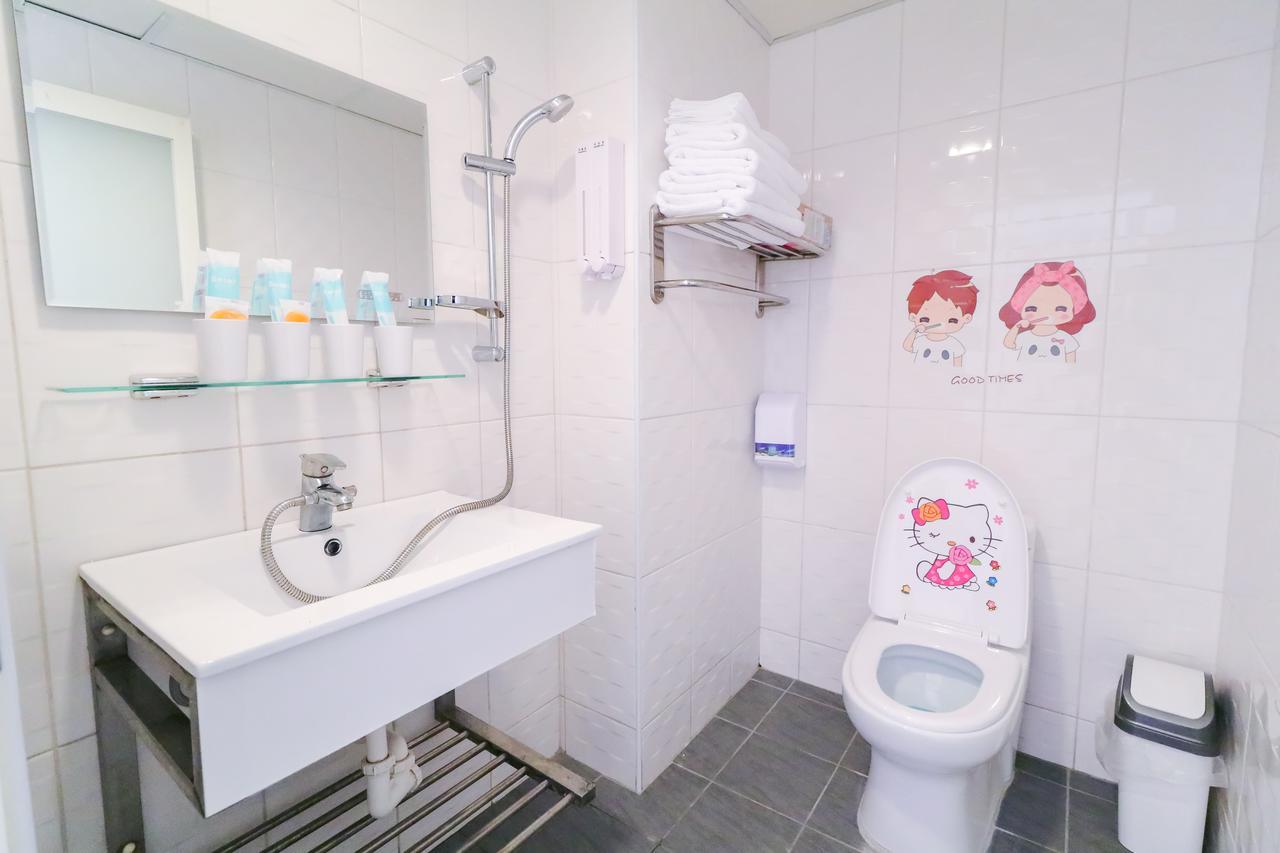 Long House Apartment Taichung Exterior photo